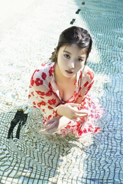 解开她的乳罩无套进入